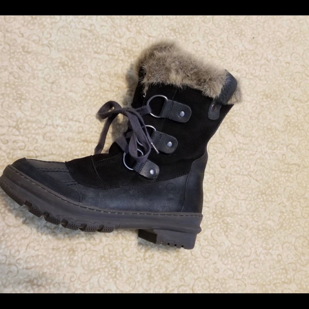 Gorgeous snow boots
